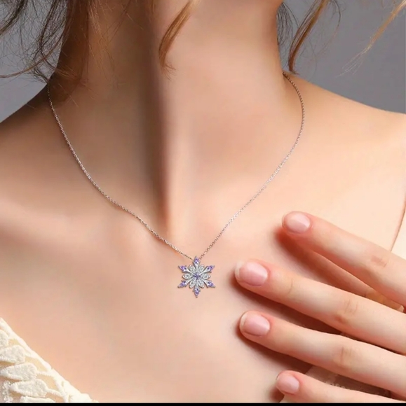 925 Sterling Silver Vintage Purple Snowflake Zircon Necklace. - Picture 2 of 5